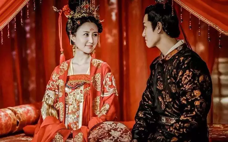 2、我屬羊年11月16日，我老公屬馬年6月11日，今年想下半年結婚，不知道哪天是好日子？