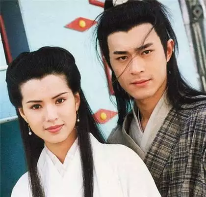 年正月出生的龍女命運：年閏8月1日午時生女命運