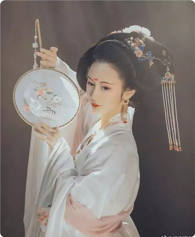 2、測試你未來會嫁給誰:女人將來會嫁給誰，過什麼樣的生活，從哪裡能看出來？