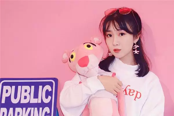 2、帶財運的藝名女:女性好聽又聚財的名字