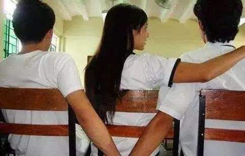 哪种八字的女人容易脚踏两只船