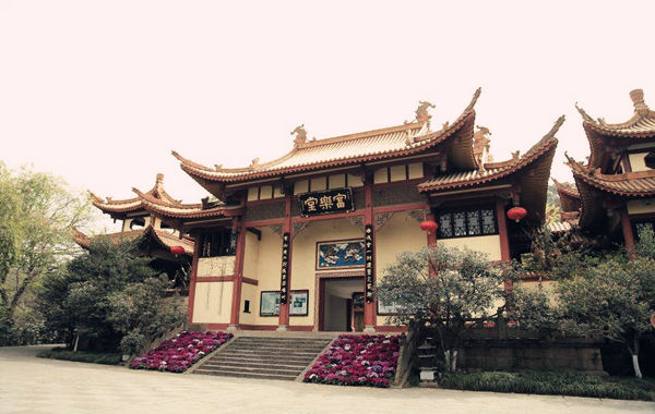 能嫁入豪门的女命八字