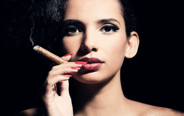 八字看什麽女人爱奢侈品