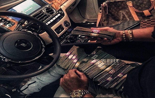 八字看什麽人喜欢炫富