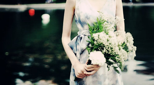 女人走比肩运注意什麽