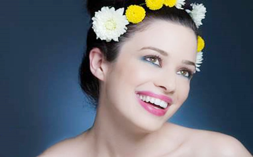 八字性格开朗的 八字性格开朗的