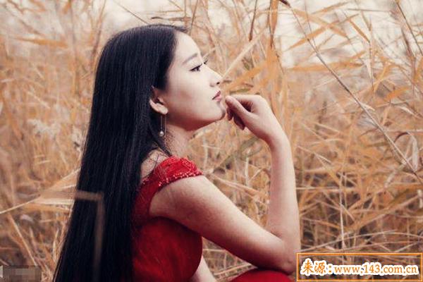 命里带红艳桃花的女人好不好