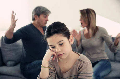 夫妻八字不合能在一起吗 夫妻八字不合能在一起吗