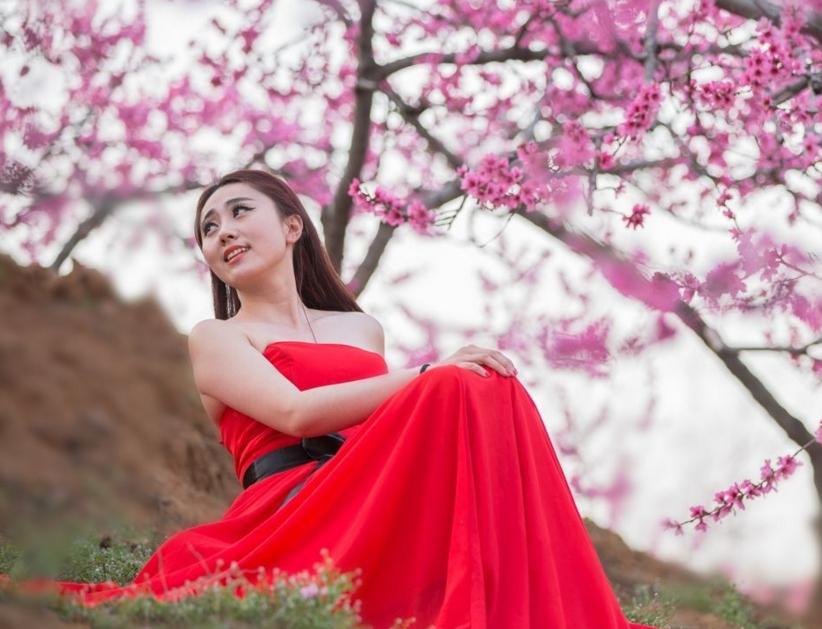 桃花运强的女八字