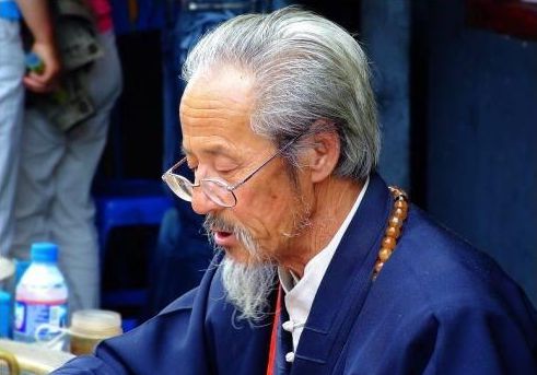 去算命说老公会有外遇