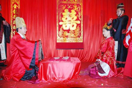 老婆要离婚算命的说她有外遇