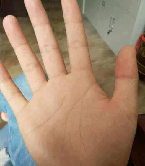 手相算命天生富贵命