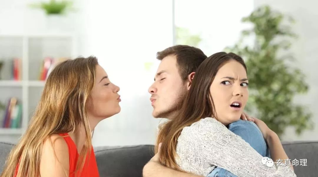 老婆要离婚算命的说她有外遇