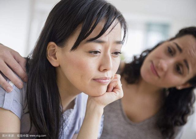 女人卖服装夫妻都有外遇的八字