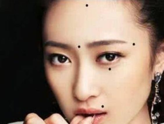 算命聪明女落到富贵家