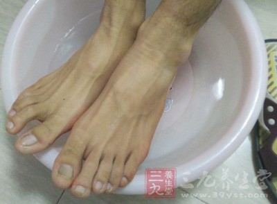 脚趾长短看相算命论富贵