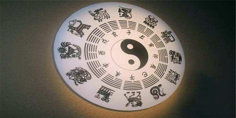 八字算命贫贱富贵之甲日未月