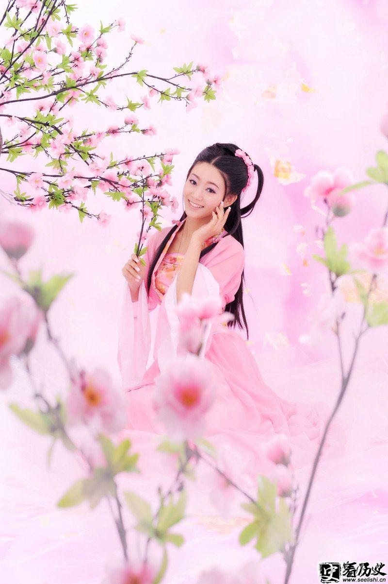 算命的说她三十岁有桃花运