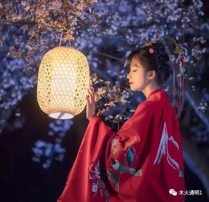 哪种八字女命会富贵