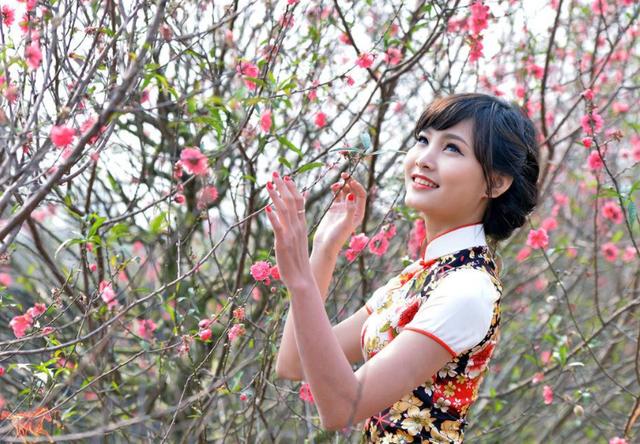 女命八字算桃花运情况如何