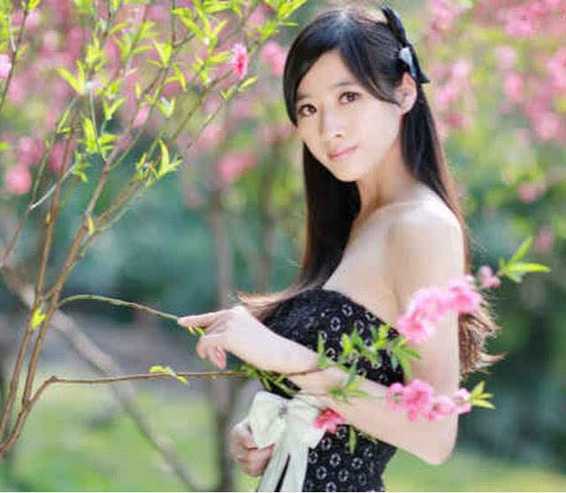 什么八字女人一生桃花运不断