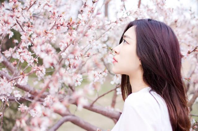 八字命理看女人何时桃花运最旺