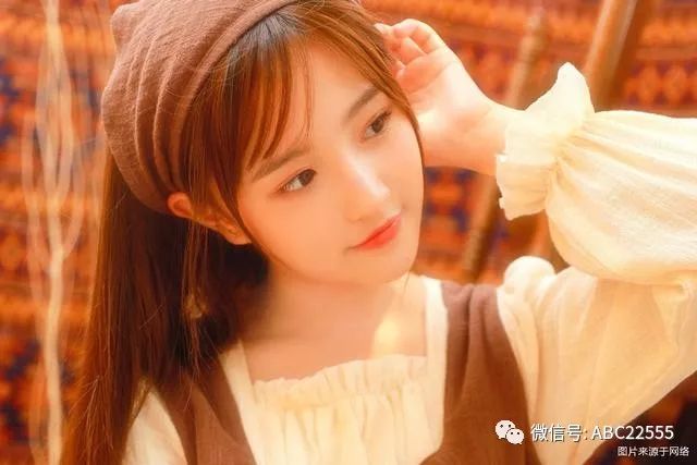 关于女孩帮同学算命说她有桃花运的信息