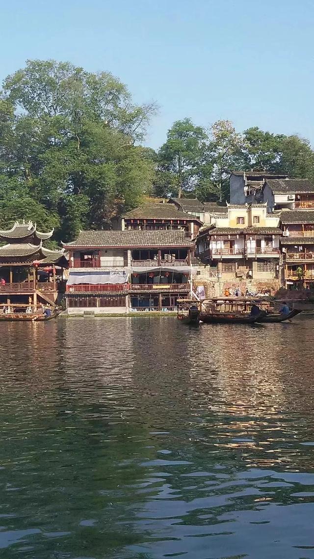 伤感说说简单八字 伤感说说简单八字