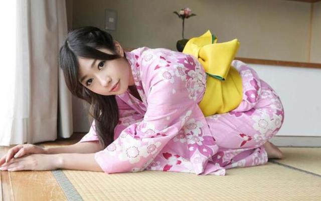 八字腿可爱女生 八字腿可爱女生