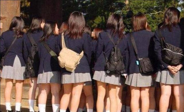 八字腿可爱女生 八字腿可爱女生