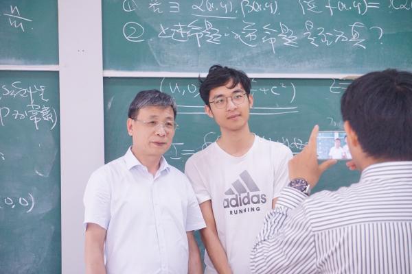 教师给学生的八字寄语大全 教师给学生的八字寄语大全