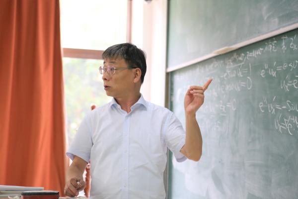 教师给学生的八字寄语大全 教师给学生的八字寄语大全