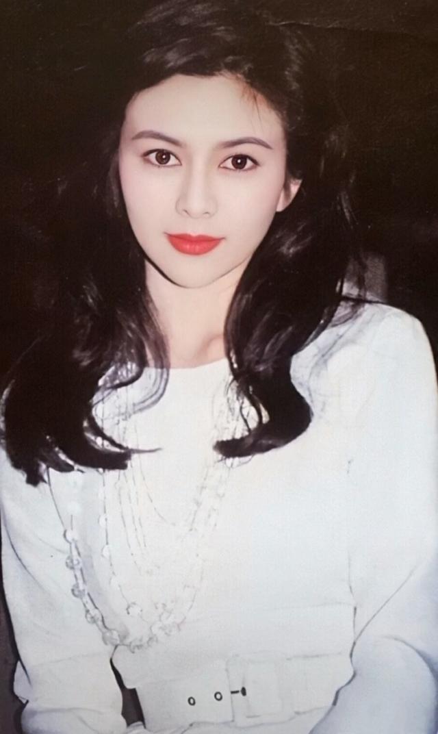 关之琳八字分析美貌