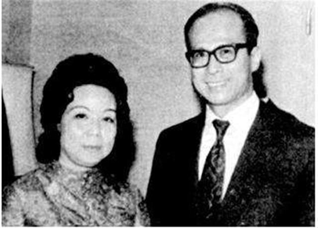 李嘉诚生辰八字分析 李嘉诚生辰八字分析