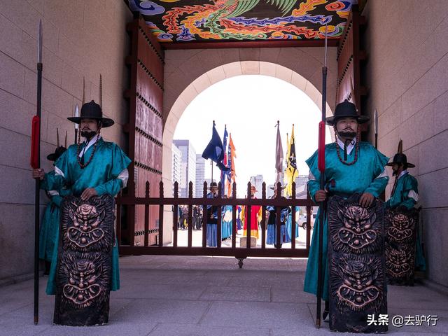 日本八字胡图片