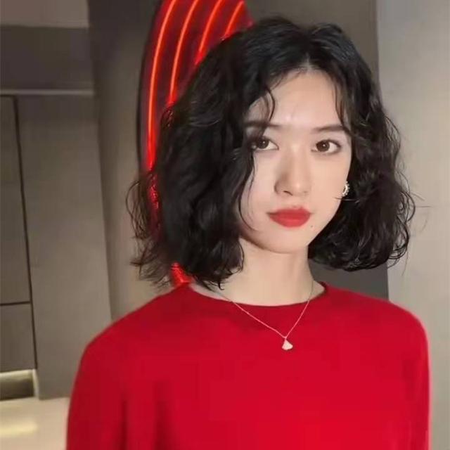 八字刘海烫发造型 八字刘海烫发造型
