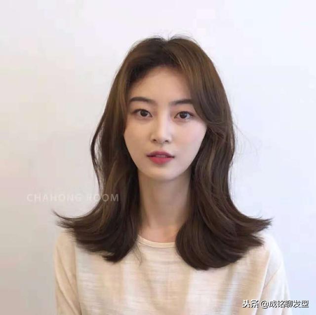 八字刘海适合学生么 八字刘海适合学生么