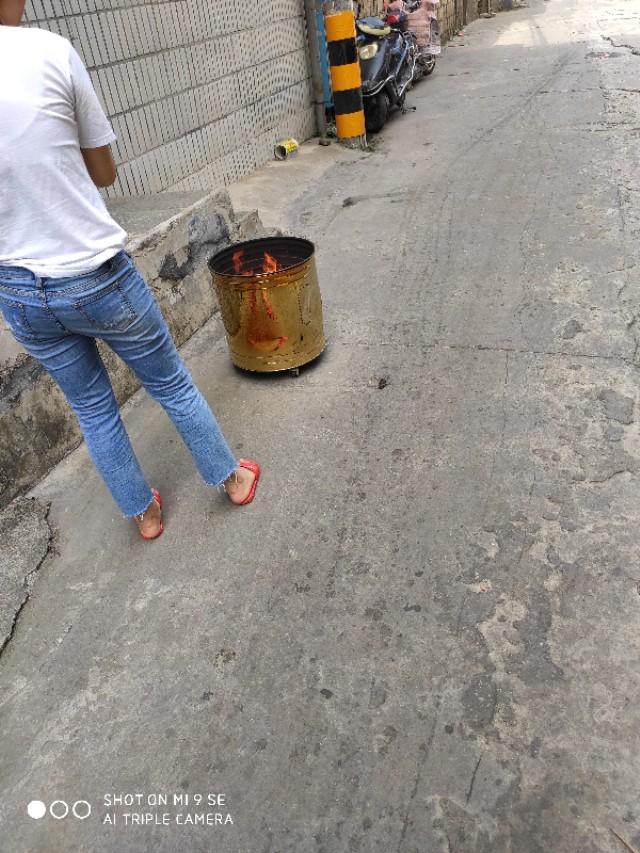 佛缘深的八字特征