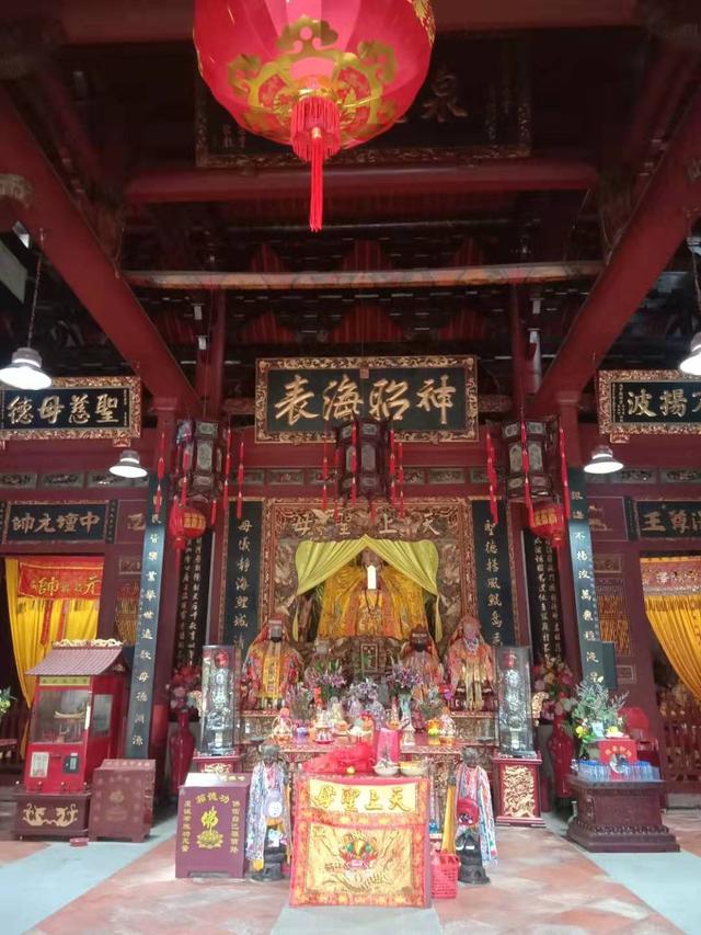 佛缘深的八字特征
