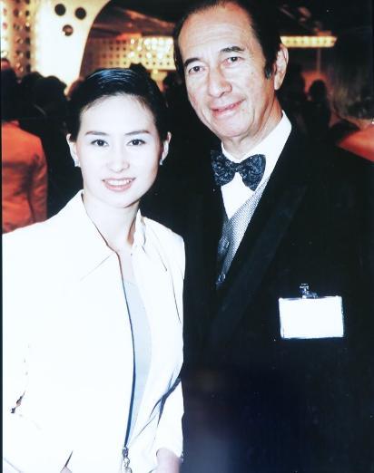 何超琼的八字非常好 何超琼的八字非常好