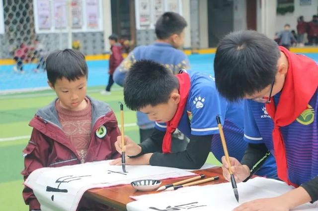 学校大门八字标语 学校大门八字标语