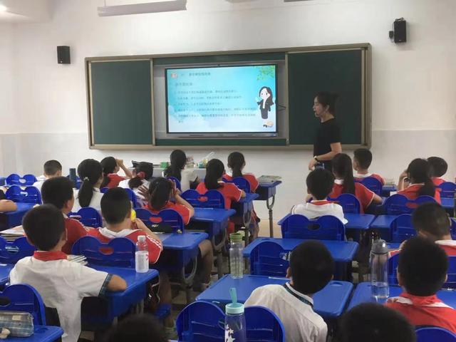 岳阳八字门小学单璇