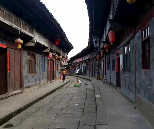 宝宝后脑勺八字形凹痕 宝宝后脑勺八字形凹痕