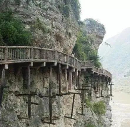 宝宝后脑勺八字形凹痕 宝宝后脑勺八字形凹痕