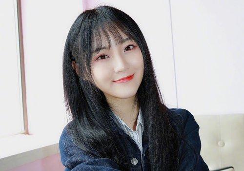 女学生马尾配八字刘海