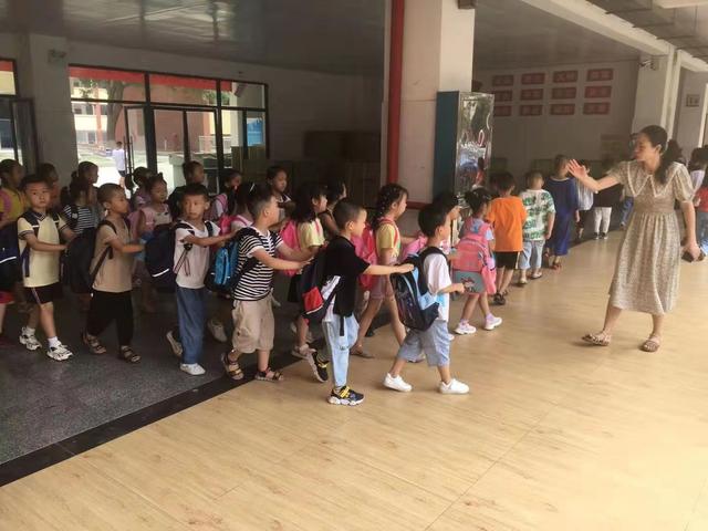 岳阳八字门小学单璇