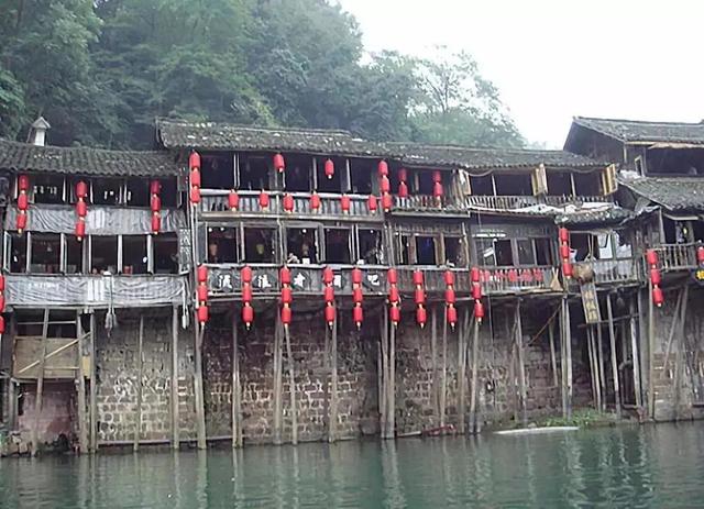 宝宝后脑勺八字形凹痕 宝宝后脑勺八字形凹痕