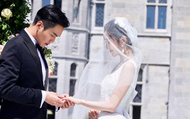 张若昀唐艺昕结婚八字