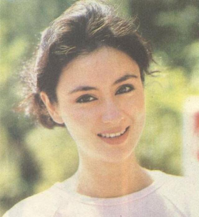 胡慧中演的霸王花八字