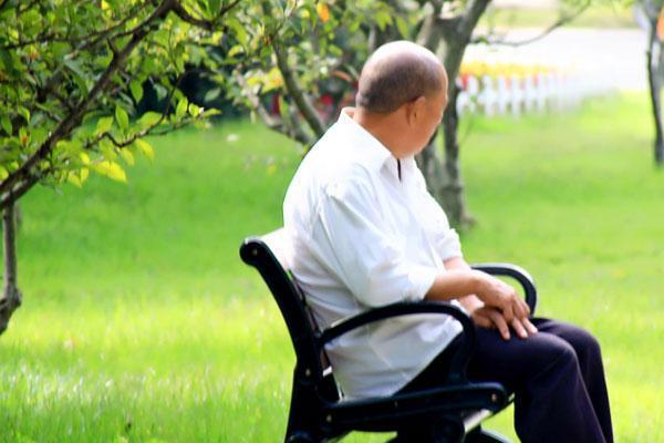 胸骨八字处右侧按压痛 胸骨八字处右侧按压痛